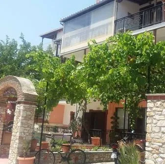 Ενοικιαζόμενα δωμάτια Σκιάθος Dimitras House Δημόκα Εύη